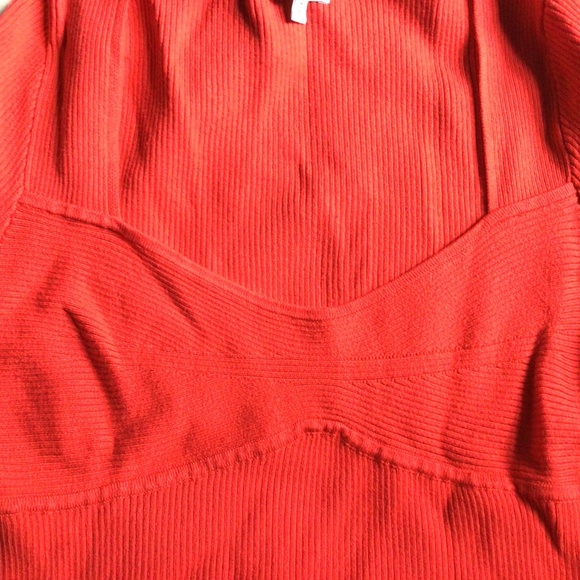 Pull rouge décolleté - Picture 2 of 4